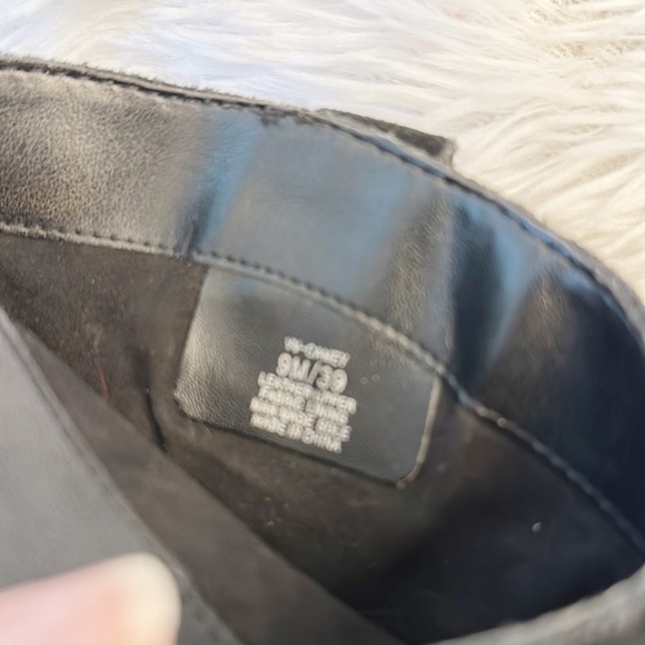 Vince Camuto Camey Black Suede 4” heel peep toe ankle bootie women size 9 - Picture 6 of 7